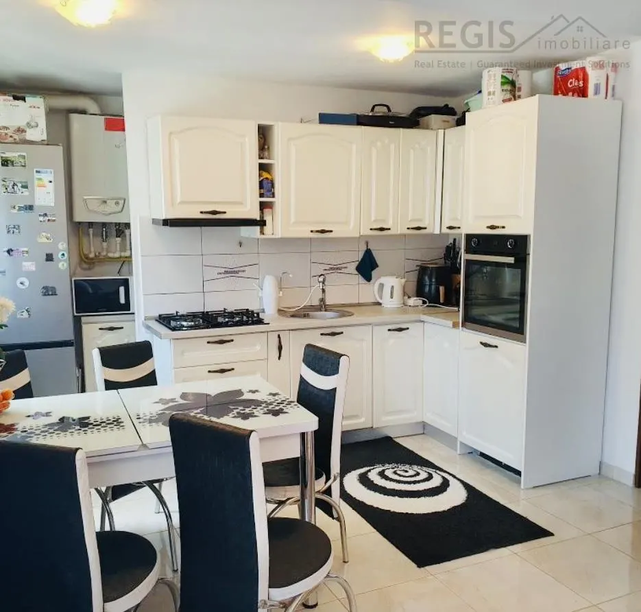Apartament spatios cu 4 camere si 2 balcoane zona Noua - foto 1
