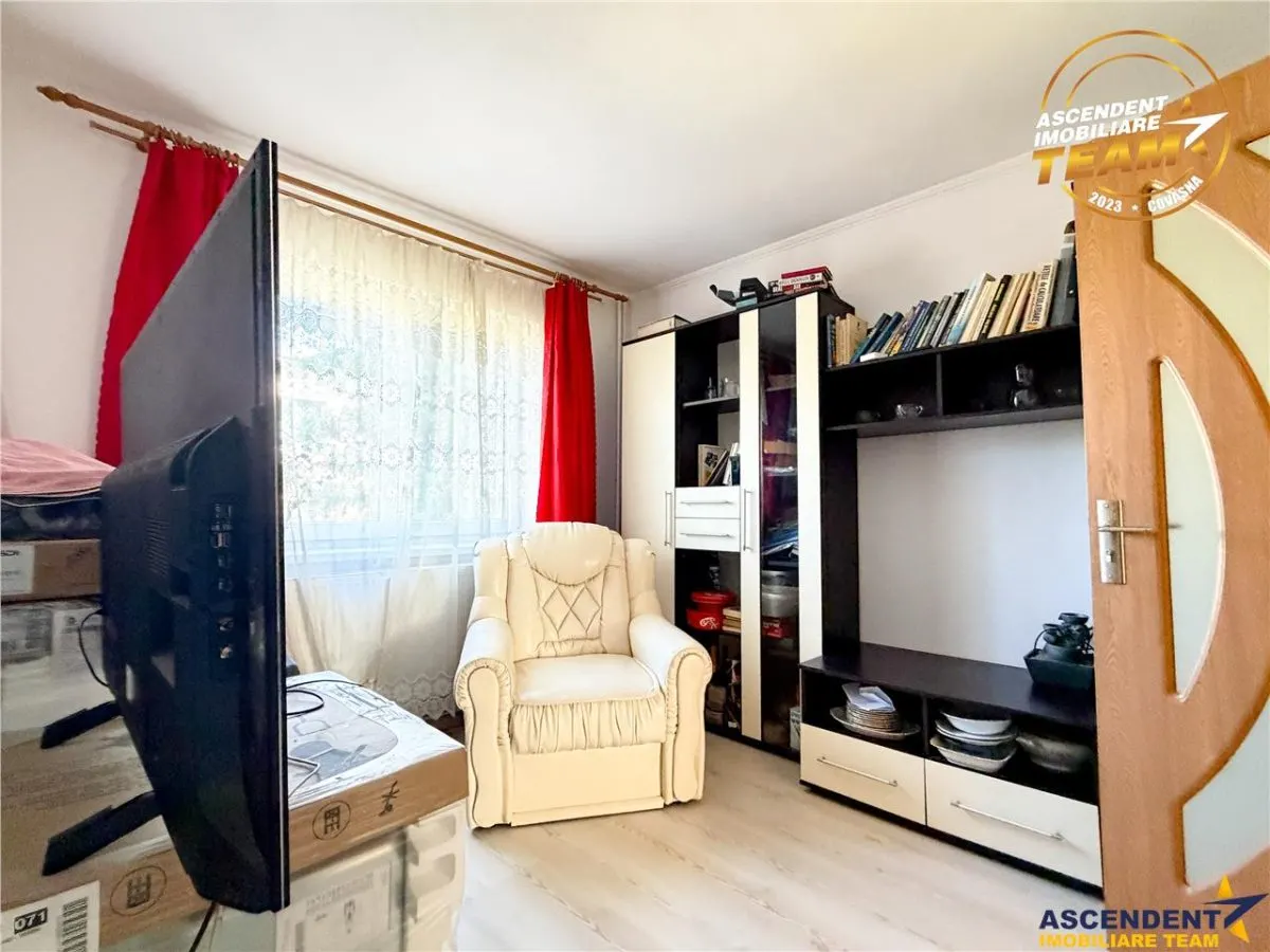 Apartament cu 3 camere, decomandat, etaj2, Central, Sfantu Gheorghe - foto 4