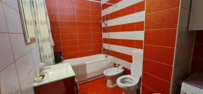 Ap. 2 camere, balcon mare, bloc nou, central- Intim- Spital - foto 5