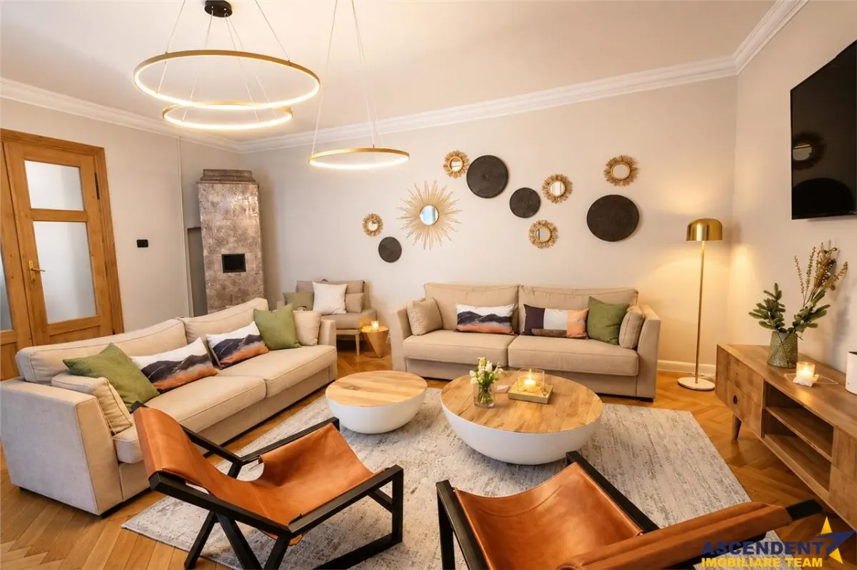 Refugiu urban lux, apartament spectaculos pe aleea pietonala a Postavarului,Centrul Istoric - foto 1
