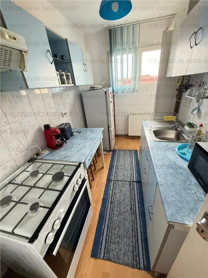 Apartament 3 camere, semidecomandat - zona Astra/Uranus - foto 4