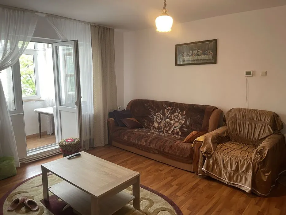 Apartament 3 camere, 70 mp, Zimbru | Etaj 3/4 | Mobilat și utilat | Baie cu geam - foto 1