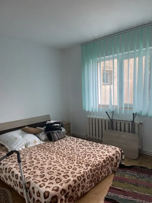Apartament 3 camere, 70 mp, Zimbru | Etaj 3/4 | Mobilat și utilat | Baie cu geam - foto 3