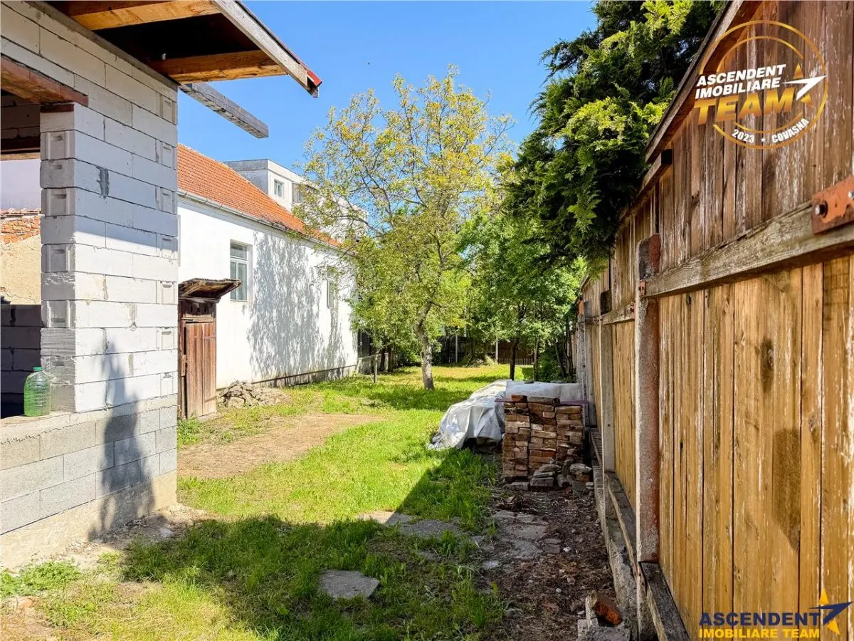 Casa cu potential,  acces la/ din 2 strazi,  512 mp teren,  Sfantu Gheorghe - foto 17