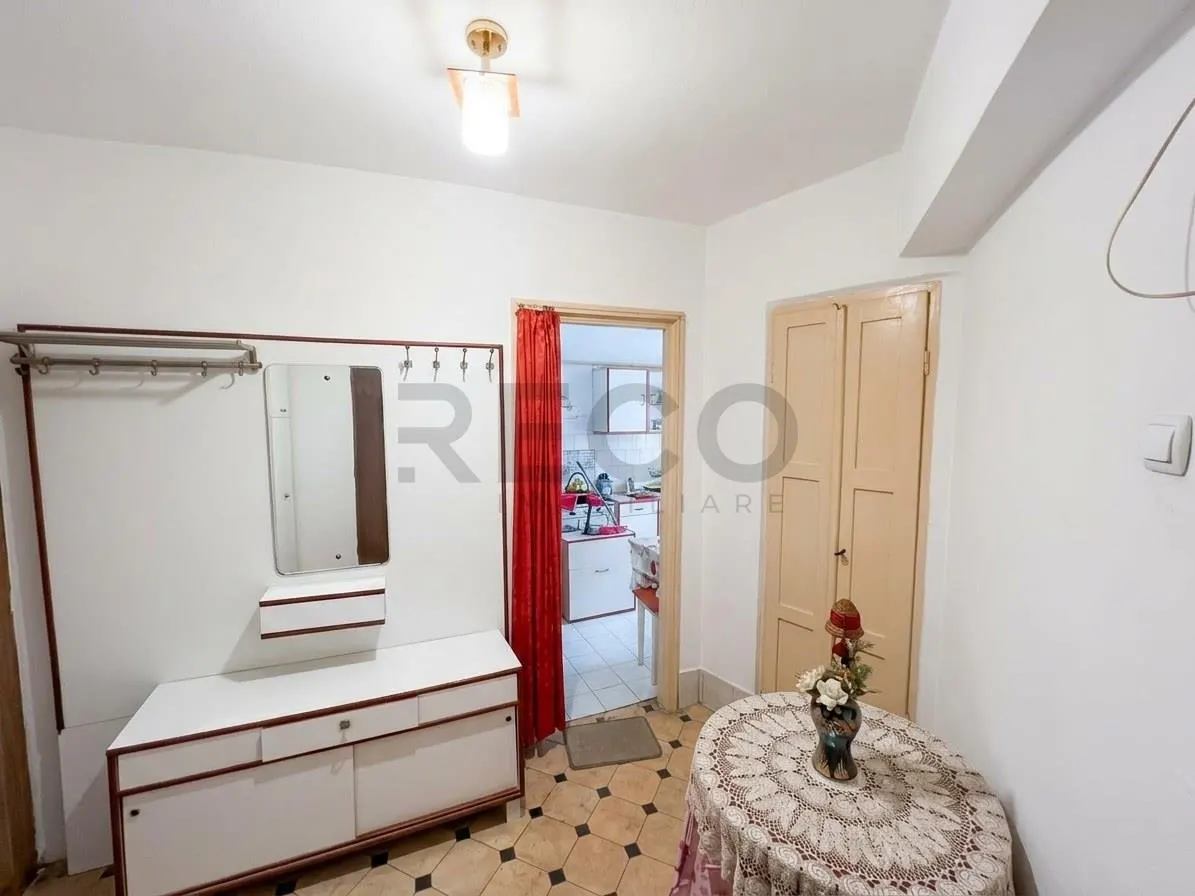 RECO, Apartament cu o camera, decomandat Zona Rogerius - foto 6