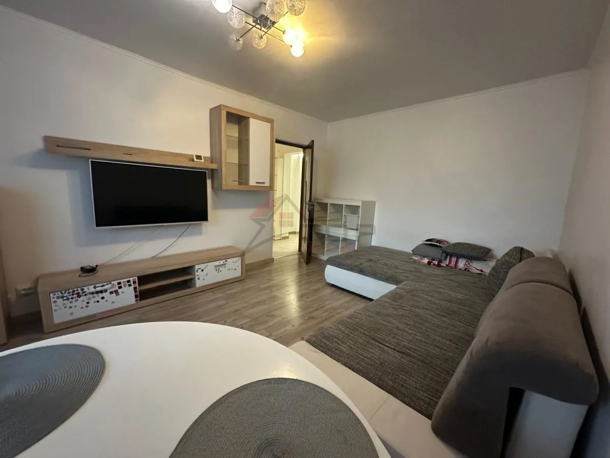 Inchiriere Apartament cu 3 camere Decomandat Palas Mall - foto 1