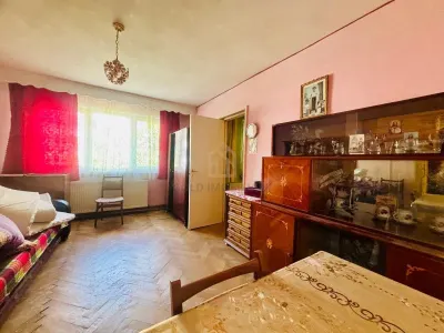Apartament 2 camere de vanzare zona Semiluna - Baia Mare