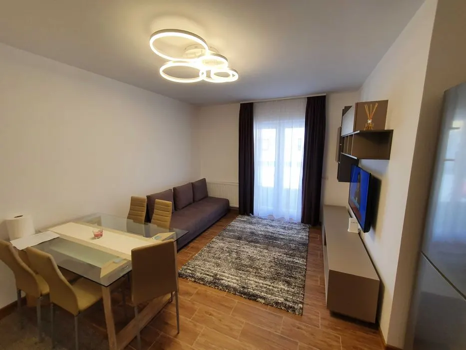 Apartament 3 camere, tip vila, cu gradina, Tractorul, Brasov - foto 2