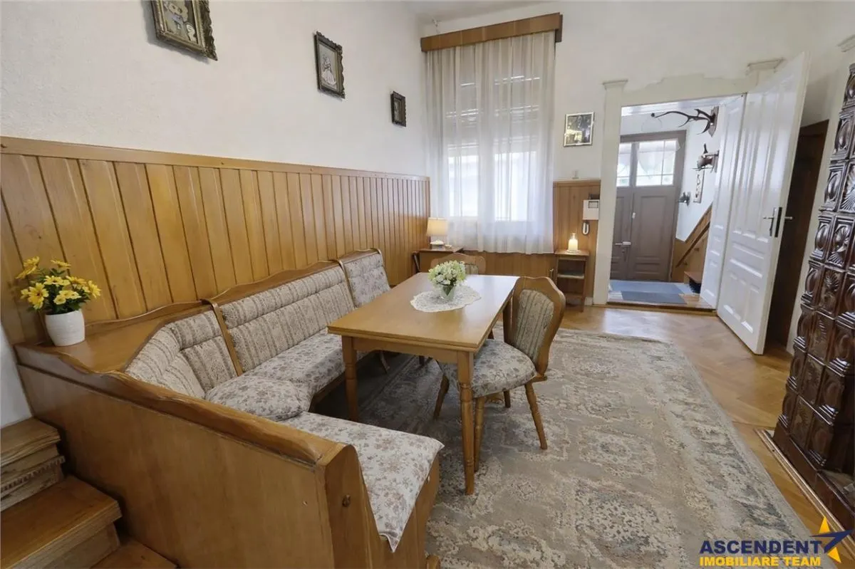 Casa cu vatra traditionala, gradina, garaj, facilitati, Codlea, Brasov - foto 3