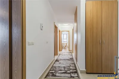 FILM!Apartament 3 camere,2 bai, decomandat,accesorizat,parcare privata,Tractorul- Brasov. - foto 4