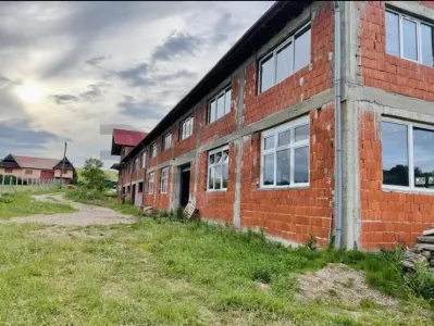 Reco, Hala de Inchiriat  la 13 km de Beius - Prisaca