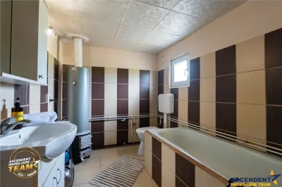 1.200mp teren si casa cu gradina inflorata, aproape de Targu Secuiesc: Belani - foto 19