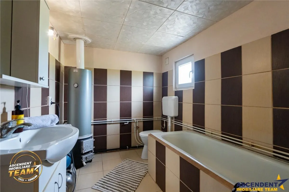 1.200mp teren si casa cu gradina inflorata, aproape de Targu Secuiesc: Belani - foto 19