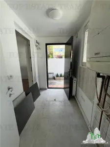 Casa cu potential investitional, de vanzare in zona Tei - foto 12