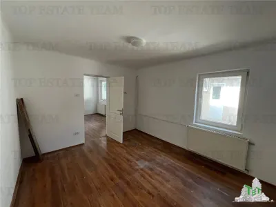 Casa cu potential investitional, de vanzare in zona Tei - foto 8