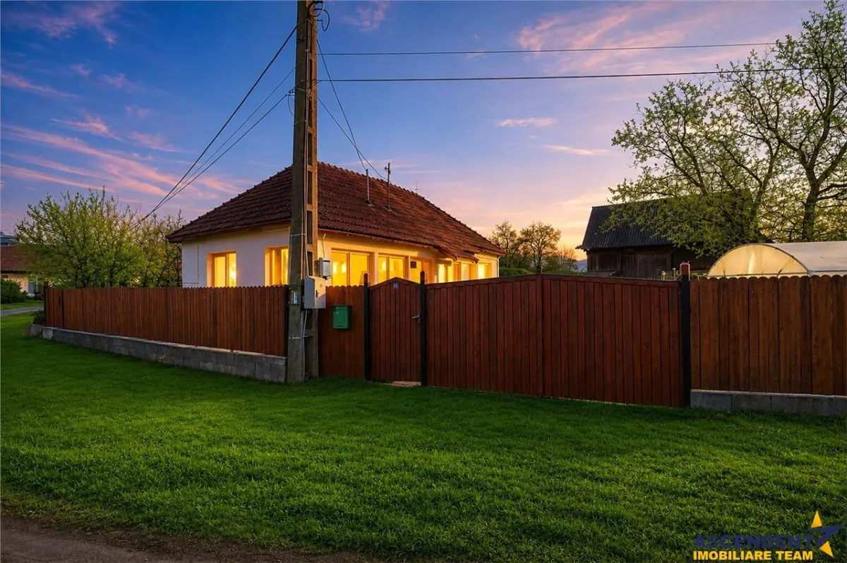 FILM! Casa cu sura, pivnita, balta cu pesti, 2.280 mp teren roditor, Lemnia, Covasna - foto 1