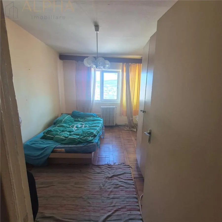 Apartament 4 camere â€“ Str. Florilor, Bistrita , Jud B-N - foto 2